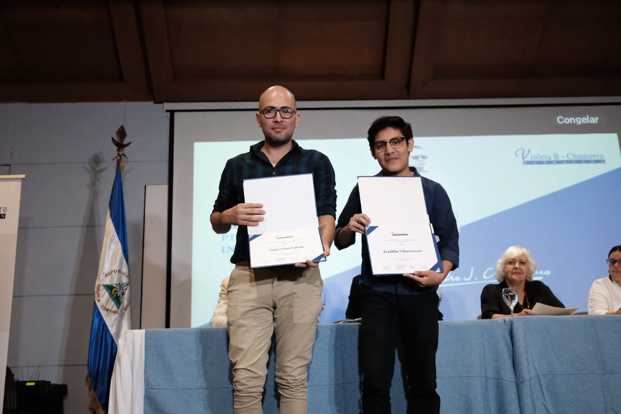 Yader Luna Premio Pedro Joaquín Chamorro