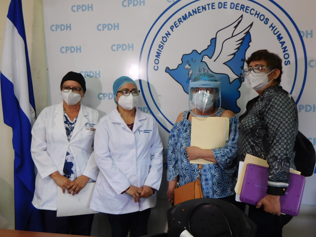 médicos perseguidos