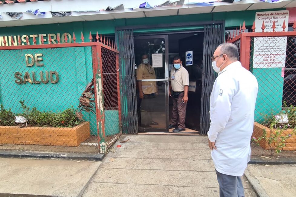 médicos Minsa