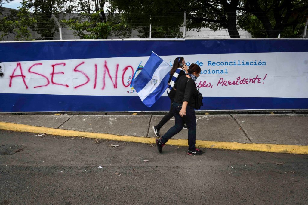 Madres periodistas que han sido obligadas a exiliarse han tenido que dejar a sus hijos e hijas, por lo que son juzgadas por la sociedad